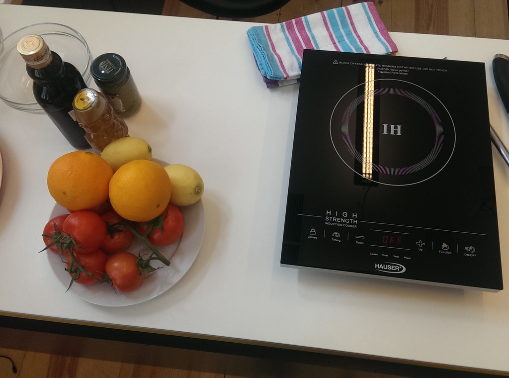 Interaktív elektronikus sütőlap a Google Ground konyháján Fotó: Népszava