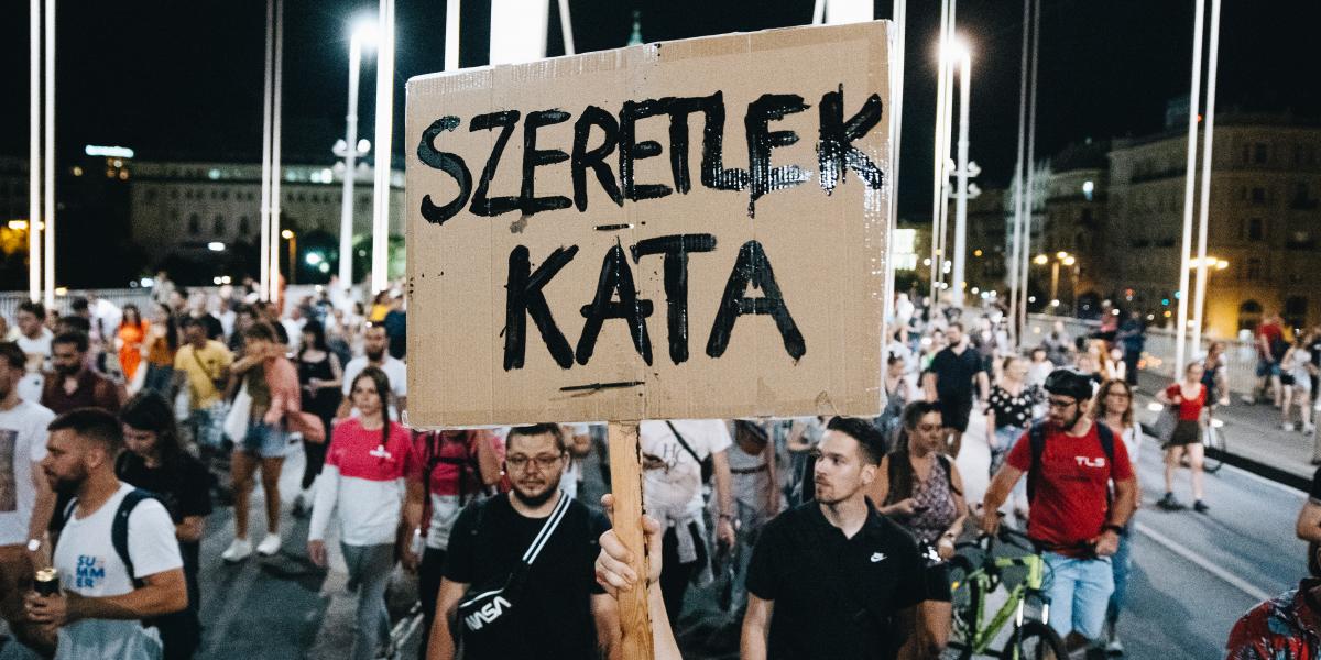 Kata módosítás elleni 2022 júliusi tüntetés négy év múlva érte el célját