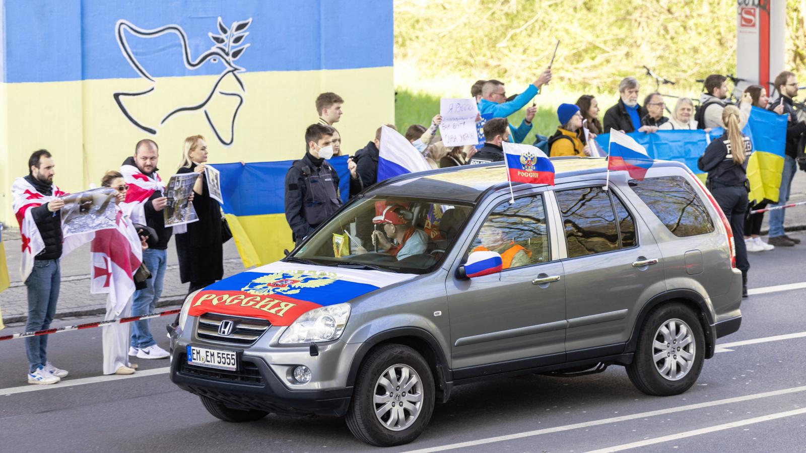 Németországban felháborodást keltett az Oroszország melletti tüntetés